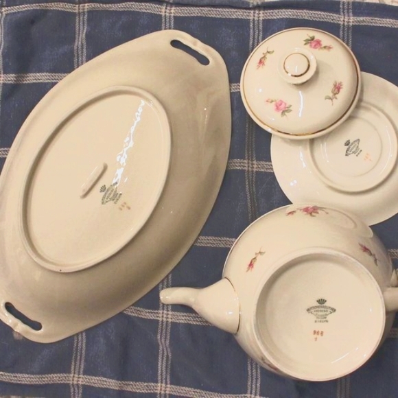 [HUTSCHENREUTHER] Rose and Gold Teapot with Dishes (4 pcs.) - Picture 12 of 16